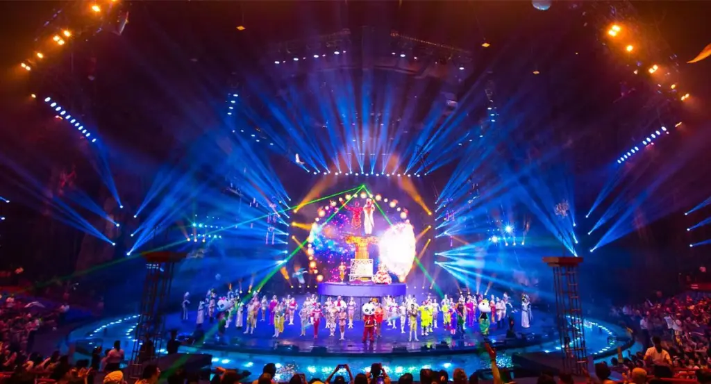“Destined Reunion” at Chimelong International Circus